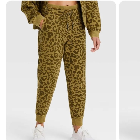 Joy Lab Women's Leopard Print Mid-Rise French Terry Pull-on Jogger Pants new - Picture 3 of 5